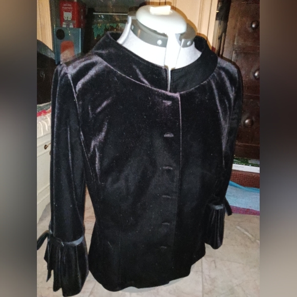 Black velvet mini jacket (lined) - Picture 2 of 5